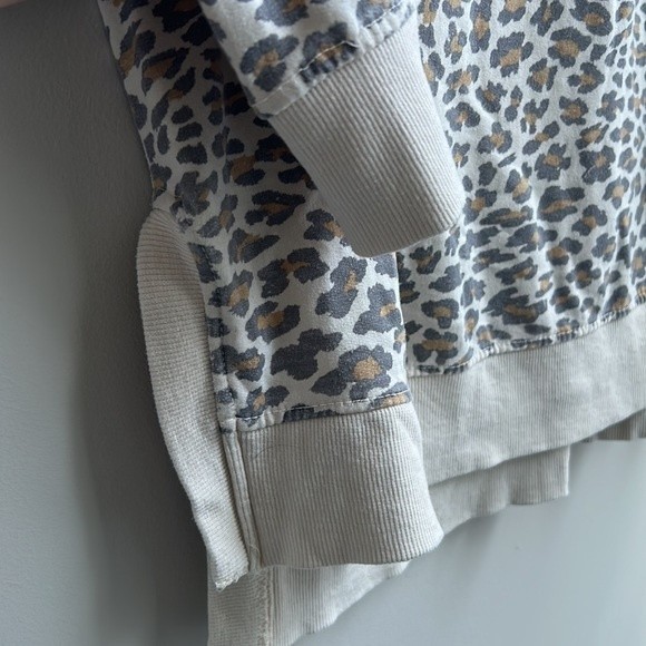 Wallflower Cheetah Print Long sleeve Size XS EUC - Picture 2 of 6